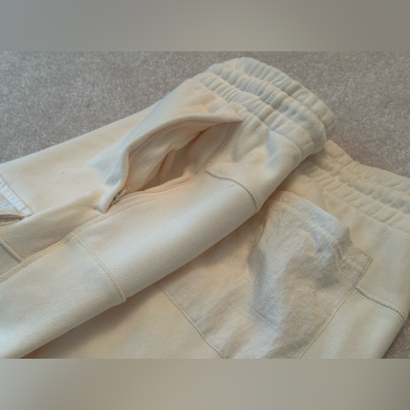 Adidas x Ivy Park - Drop 1 | Cargo Sweatpants, Ecru Tint/Maroon (RARE) - Picture 15 of 16